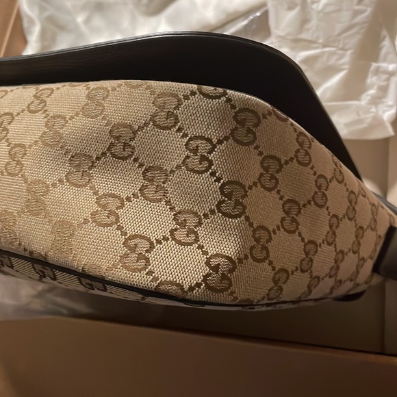 Gucci Messenger bag and dust bag included. No receipt available. Authentic. - Picture 6 of 9